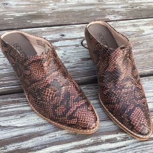 Boutique by Corkys Size 9 Amina Mules Snakeskin Animal Print Heels Point Toe